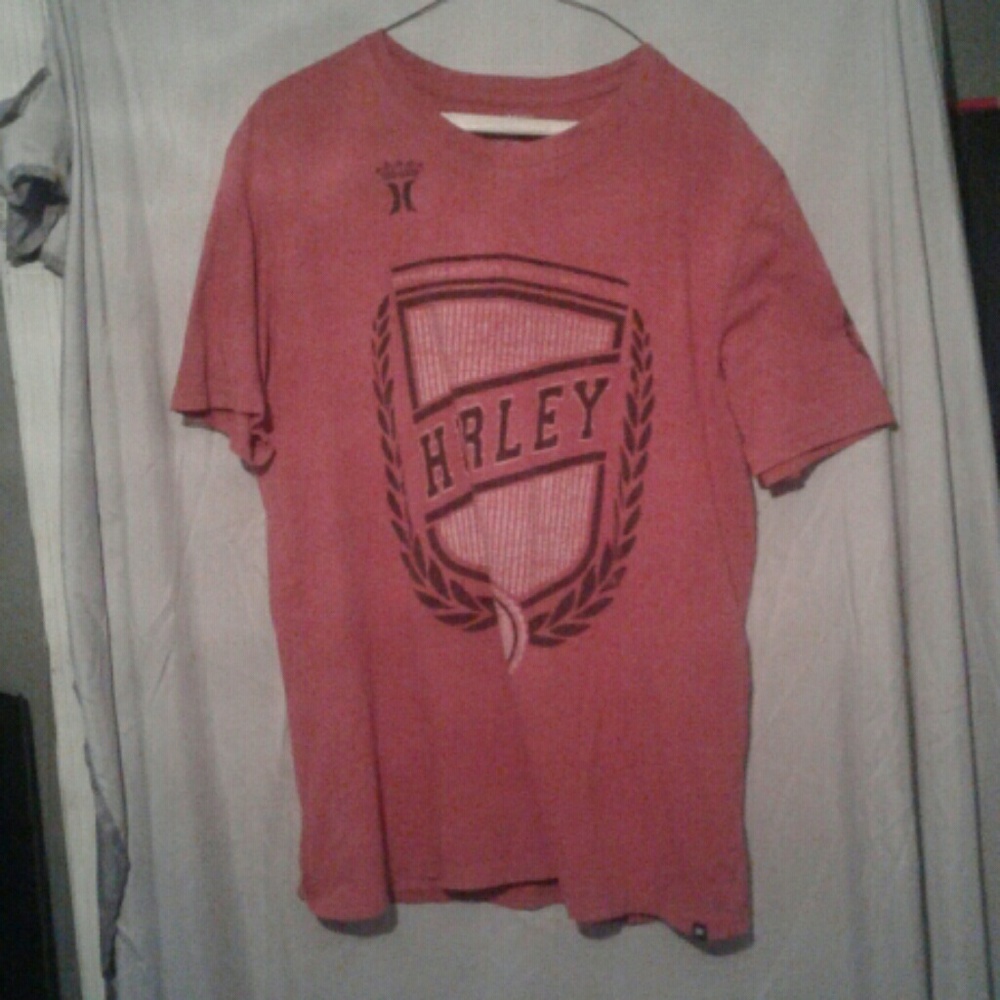 Hurley t-shirt